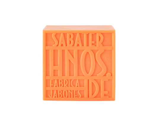 Jabón natural de mandarina 125 g con aroma cítrico y energizante, hecho a mano por Sabater Hnos.